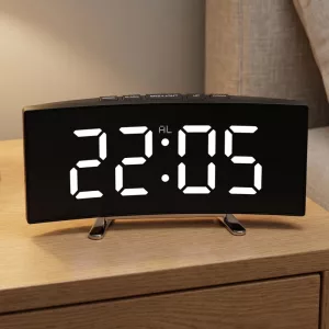 Digitaalinen LED-herätyskello lämpötilanäytöllä ja yövalolla